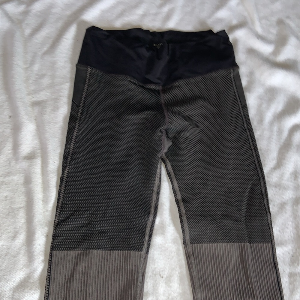 ATHLETA Flurry base layer SILVER BELLS COLOR-BLOCK  medium sold out everywhere